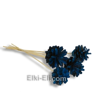 Цветная сосновая шишка на палочке (синяя), фото